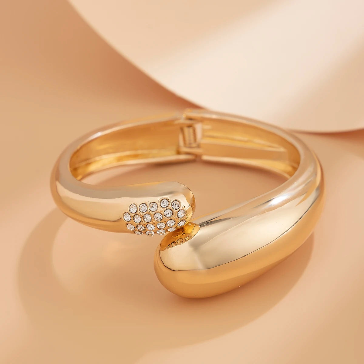 Ingemark Hip Hop Inlaid Rhinestones Water Drop Spring Bangle for Women Creative Irregular Chunky Bracelets