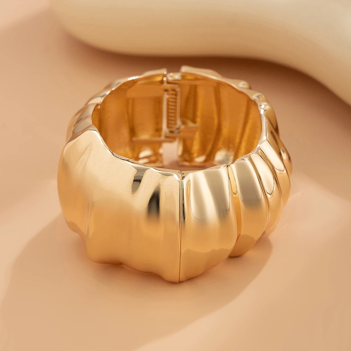 Ingemark Hip Hop Inlaid Rhinestones Water Drop Spring Bangle for Women Creative Irregular Chunky Bracelets