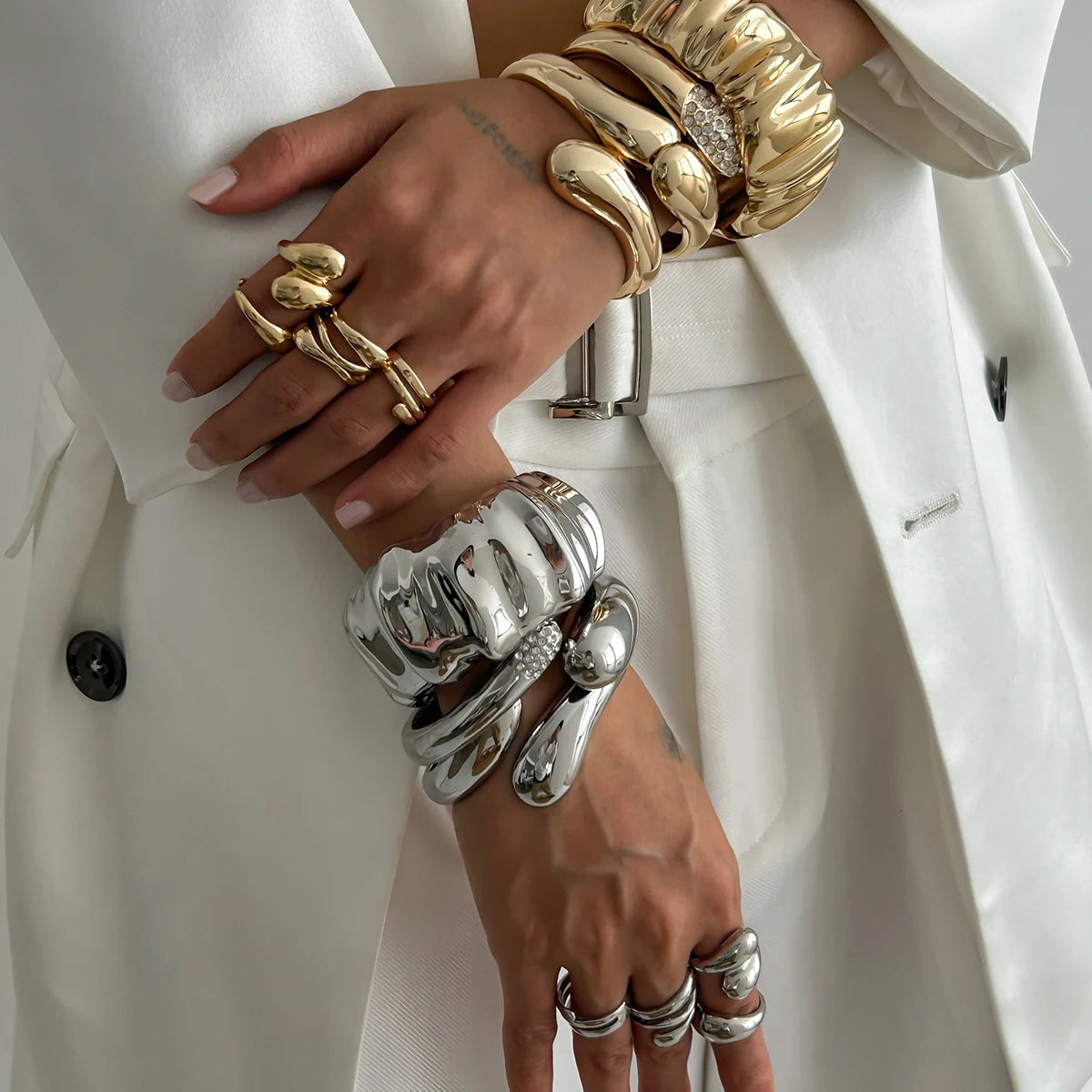 Ingemark Hip Hop Inlaid Rhinestones Water Drop Spring Bangle for Women Creative Irregular Chunky Bracelets