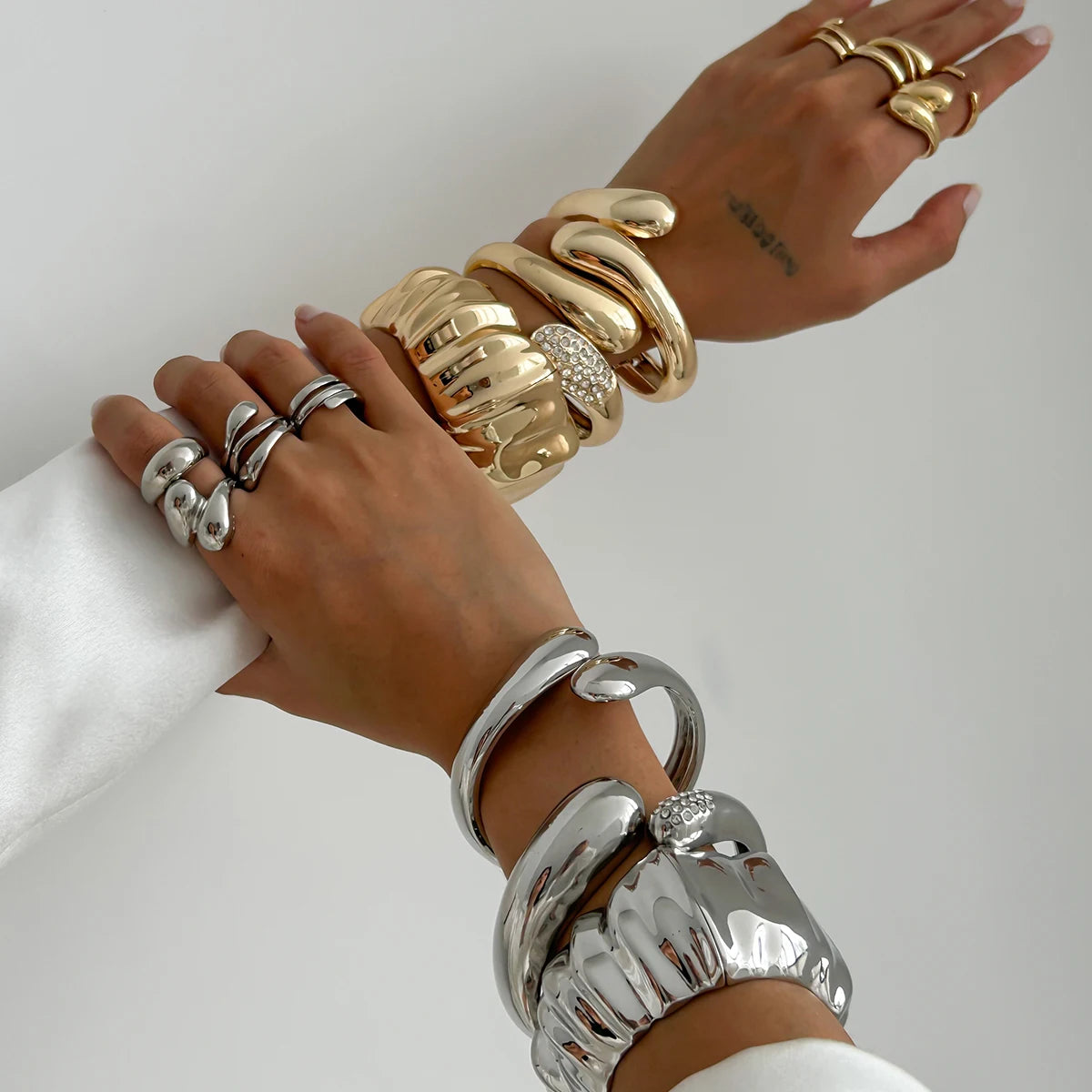 Ingemark Hip Hop Inlaid Rhinestones Water Drop Spring Bangle for Women Creative Irregular Chunky Bracelets