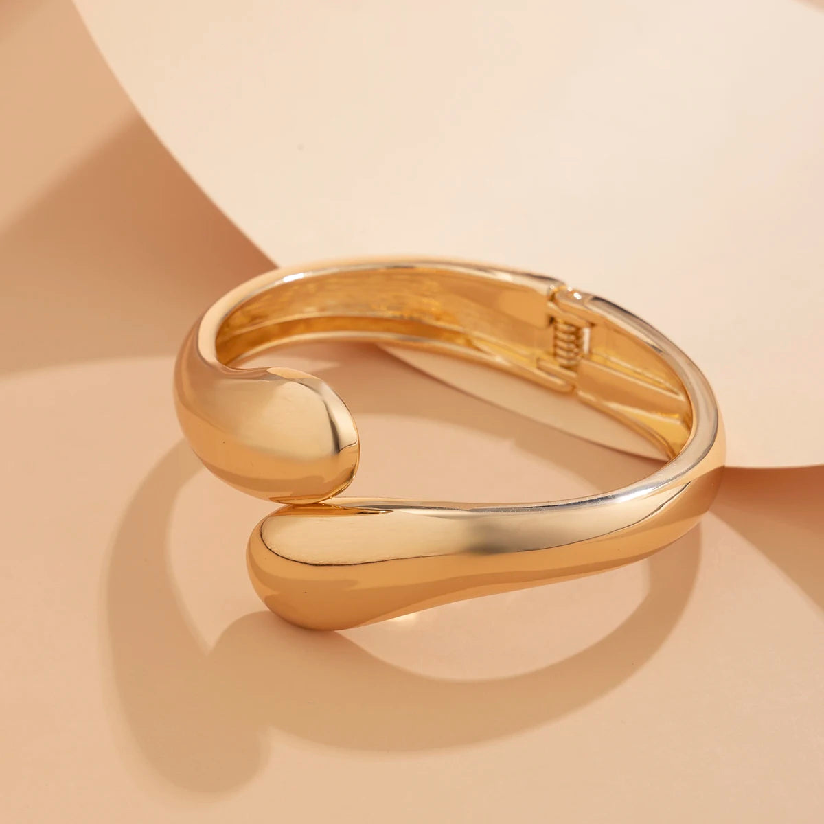 Ingemark Hip Hop Inlaid Rhinestones Water Drop Spring Bangle for Women Creative Irregular Chunky Bracelets